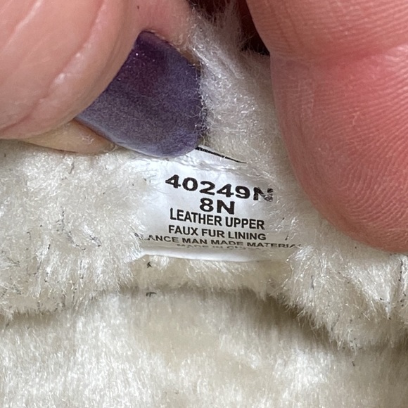 Black leather Minnetonka house shoes - Picture 8 of 8